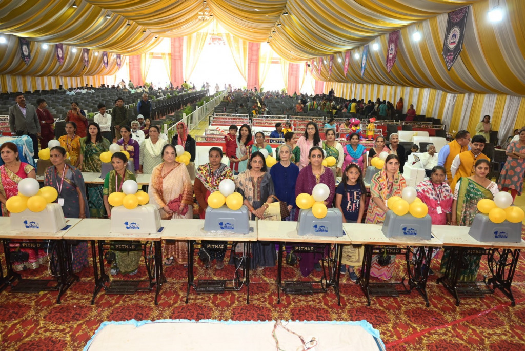 Sewing Machine Distribution@ Gokuldham (5)